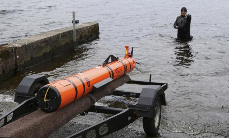 Onderwater-drone vindt replica monster Loch Ness