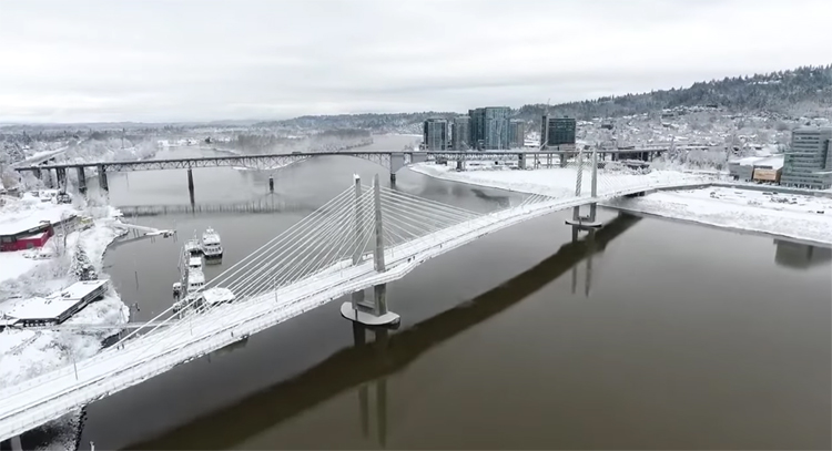 Dronebeelden tonen sneeuwrecord Portland, Verenigde Staten