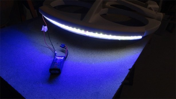 25-millenium-falcon-drone-led-verlichting